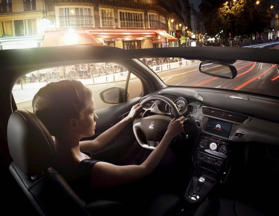  Citroen DS3 Cabrio 2012 года  (фото 35 из 115)